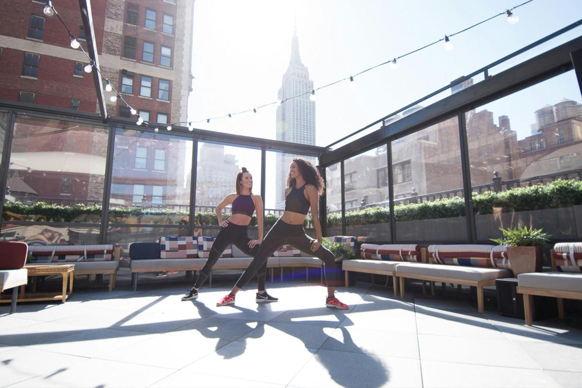 Moxy Nyc Times Square Hotel New York Ngoại thất bức ảnh